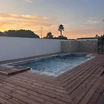Avec Piscine Privee Entre Terre, Et Villa *