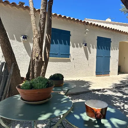 Avec Piscine Privee Entre Terre, Et Villa *